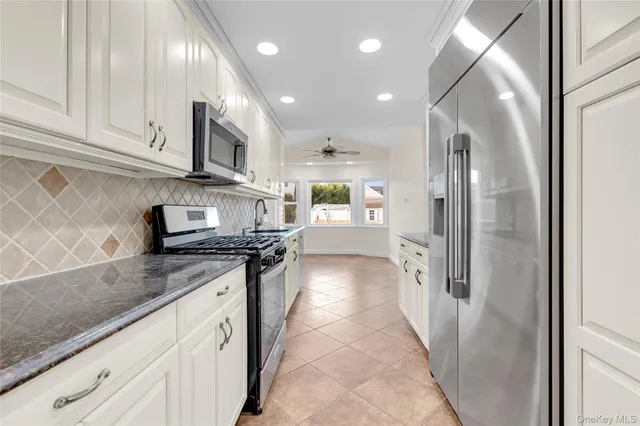 $1,169,000 | 1554 Holiday Park Drive, Wantagh, NY 11793