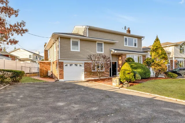 $1,169,000 | 1554 Holiday Park Drive, Wantagh, NY 11793