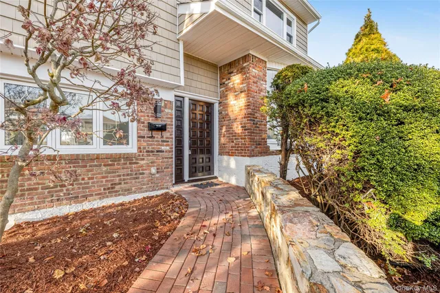 $1,169,000 | 1554 Holiday Park Drive, Wantagh, NY 11793