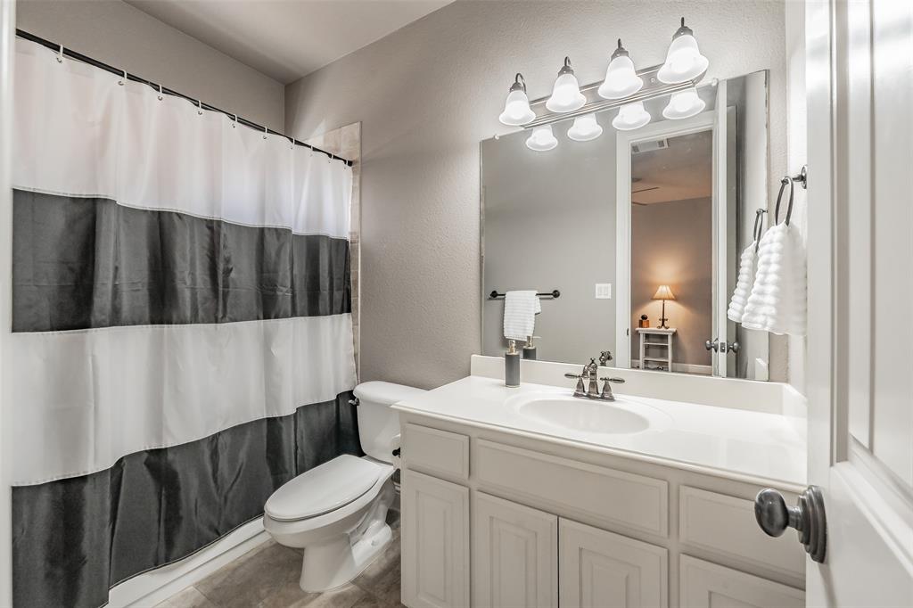 209 Thistle Ridge Denton, TX 76210 - Photo 27 of 40 Downstairs ensuite bath