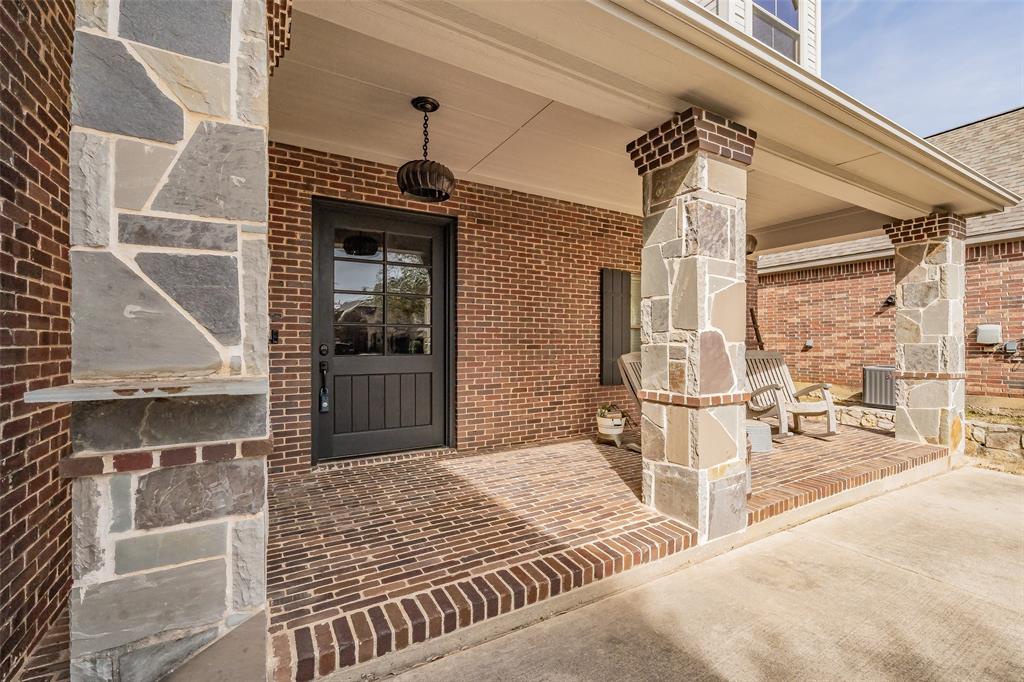 209 Thistle Ridge Denton, TX 76210 - Photo 4 of 40 Front porch