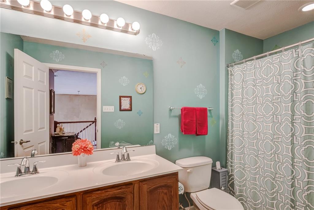 201 Maple Ridge Drive Canonsburg, PA 15317 - Photo 13 of 25 Hall Bathroom on second floor