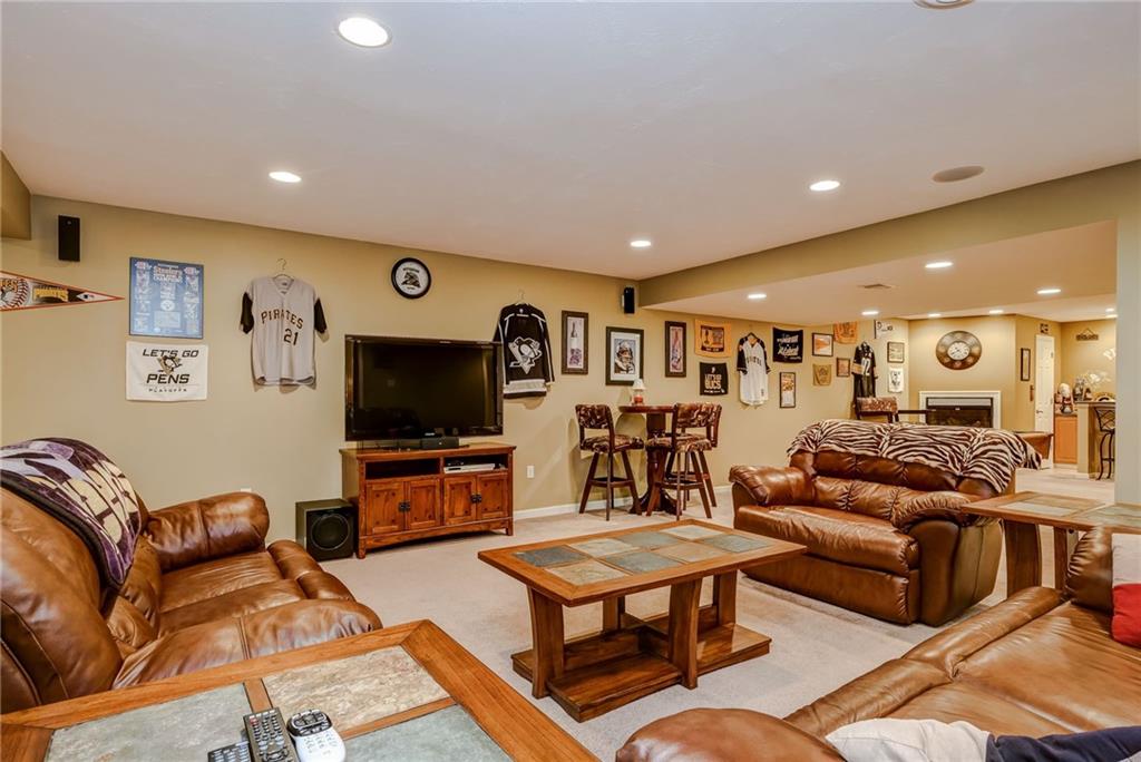 201 Maple Ridge Drive Canonsburg, PA 15317 - Photo 17 of 25 Gallery Image 17