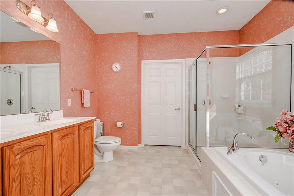 201 Maple Ridge Drive Canonsburg, PA 15317 - Photo 9 of 25 Master Bathroom