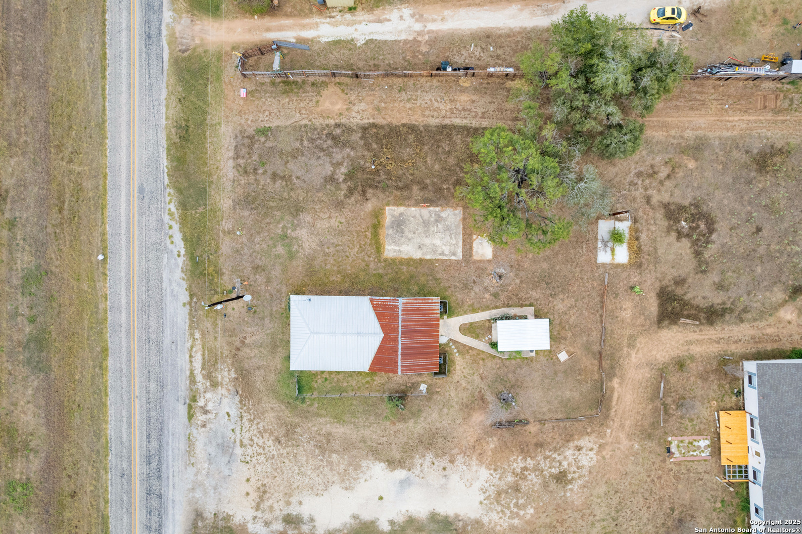 18460 Interstate 37 Elmendorf, TX 78112 - Photo 12 of 28 view of a bathroom