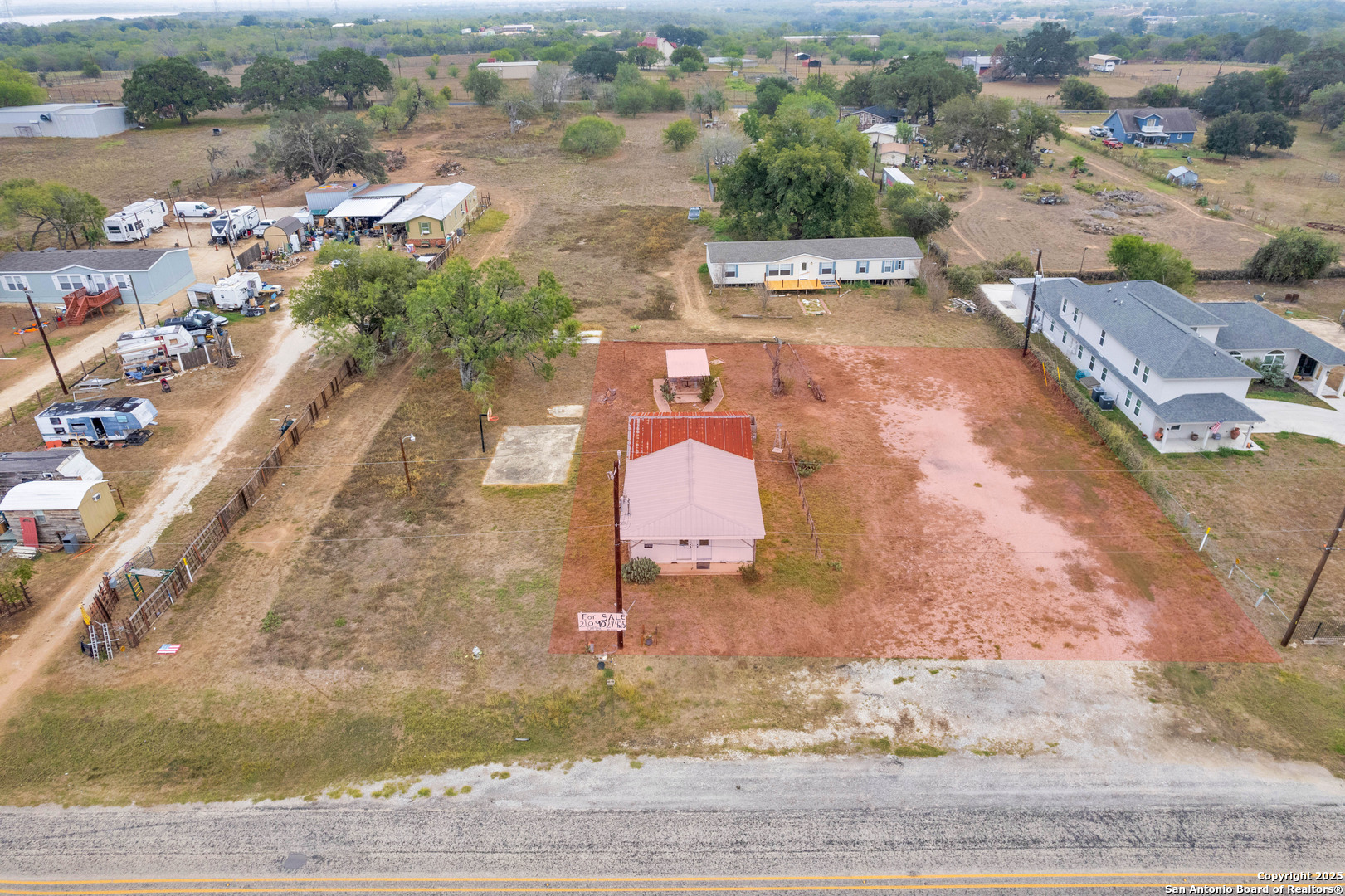 18460 Interstate 37 Elmendorf, TX 78112 - Photo 2 of 28 a view of a city