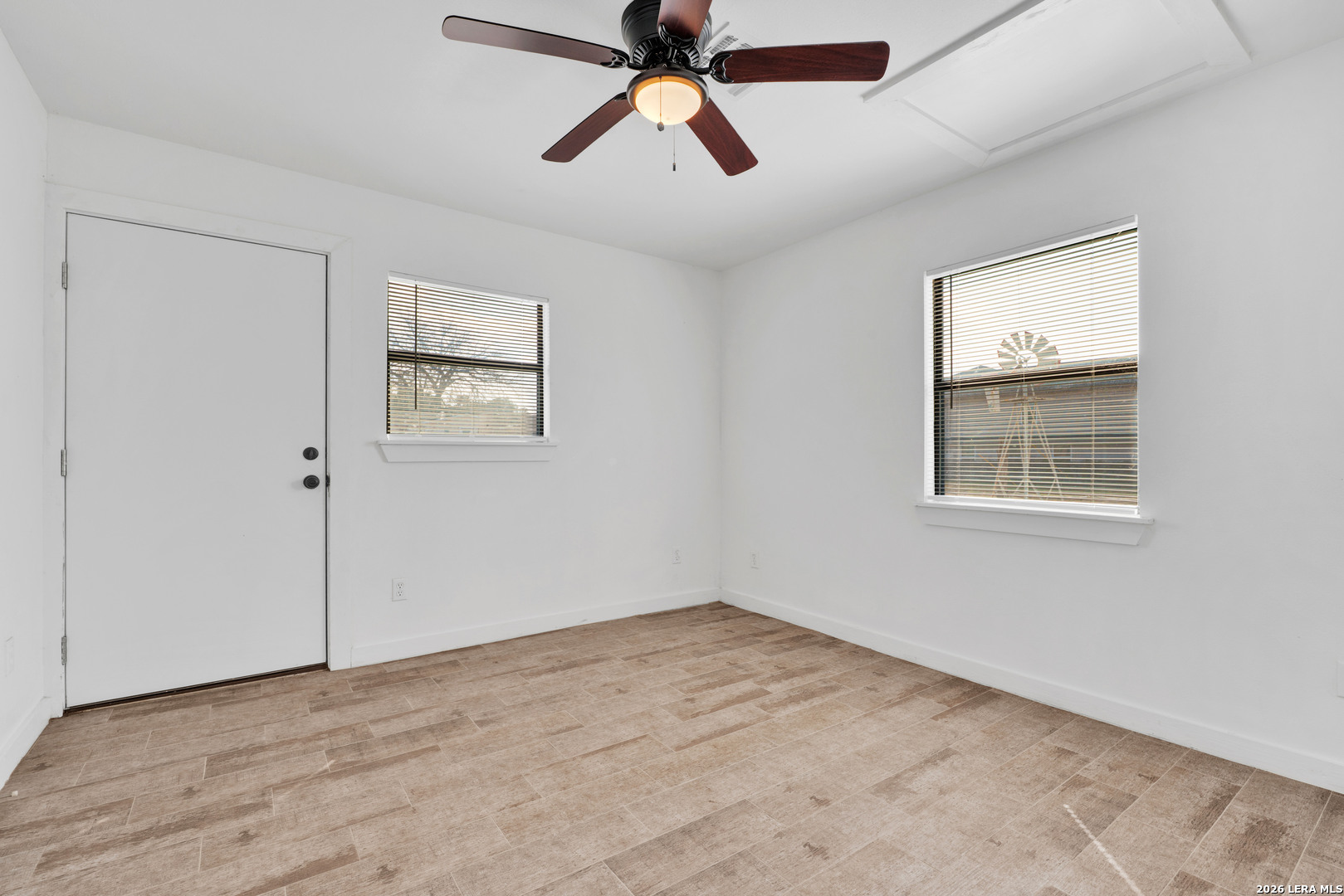 18460 Interstate 37 Elmendorf, TX 78112 - Photo 25 of 28 a view of empty room with window