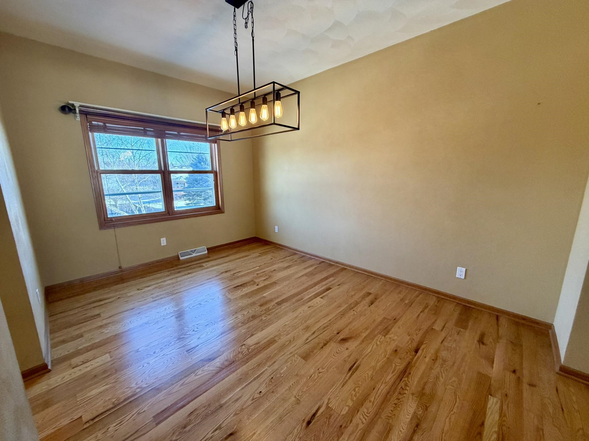 304 North 11th Avenue Monroe, WI 53566 - Photo 14 of 60