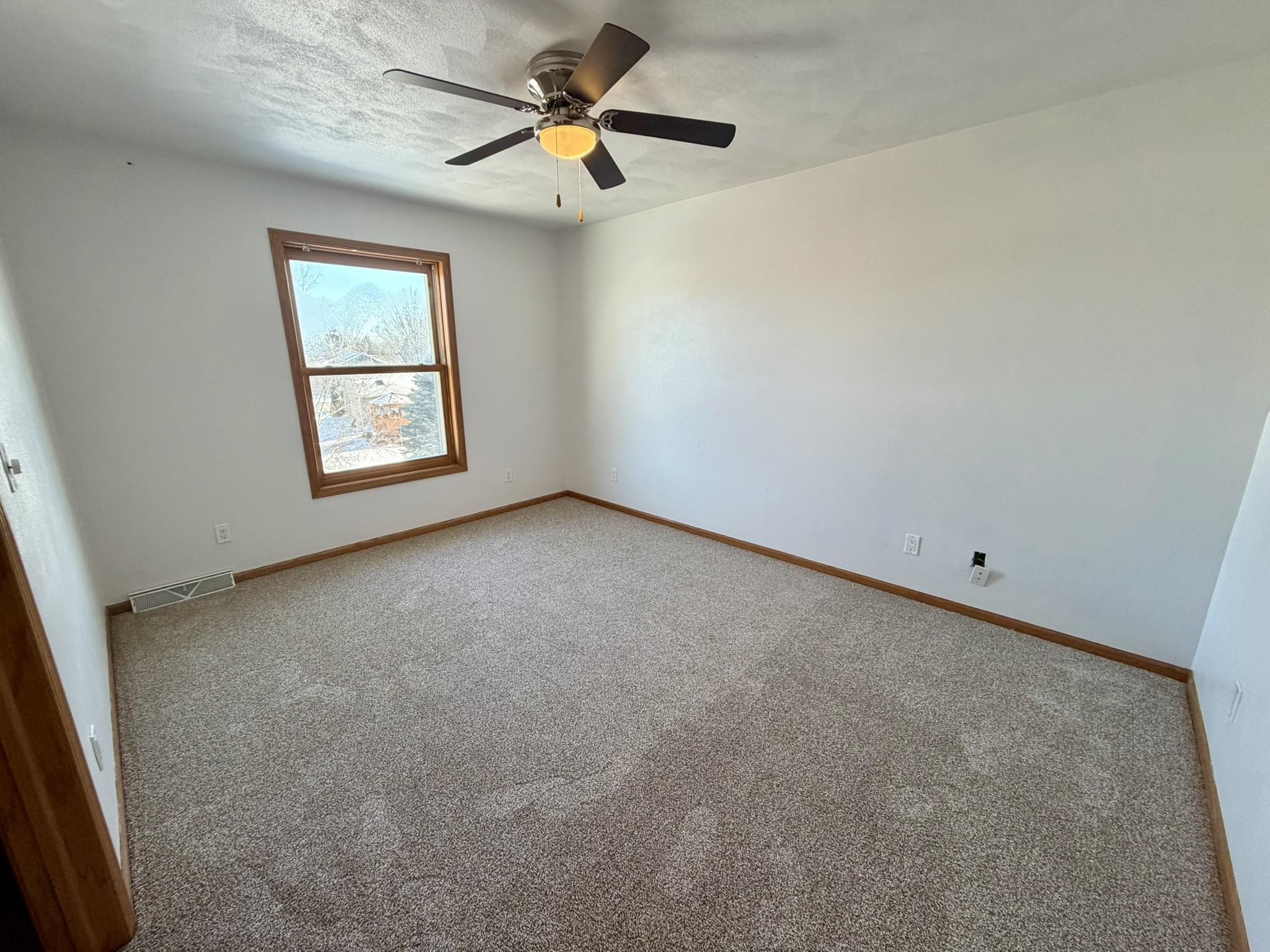 304 North 11th Avenue Monroe, WI 53566 - Photo 36 of 60