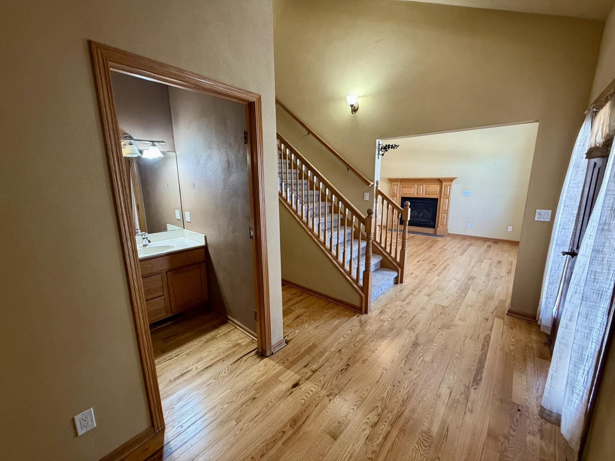 304 North 11th Avenue Monroe, WI 53566 - Photo 4 of 60