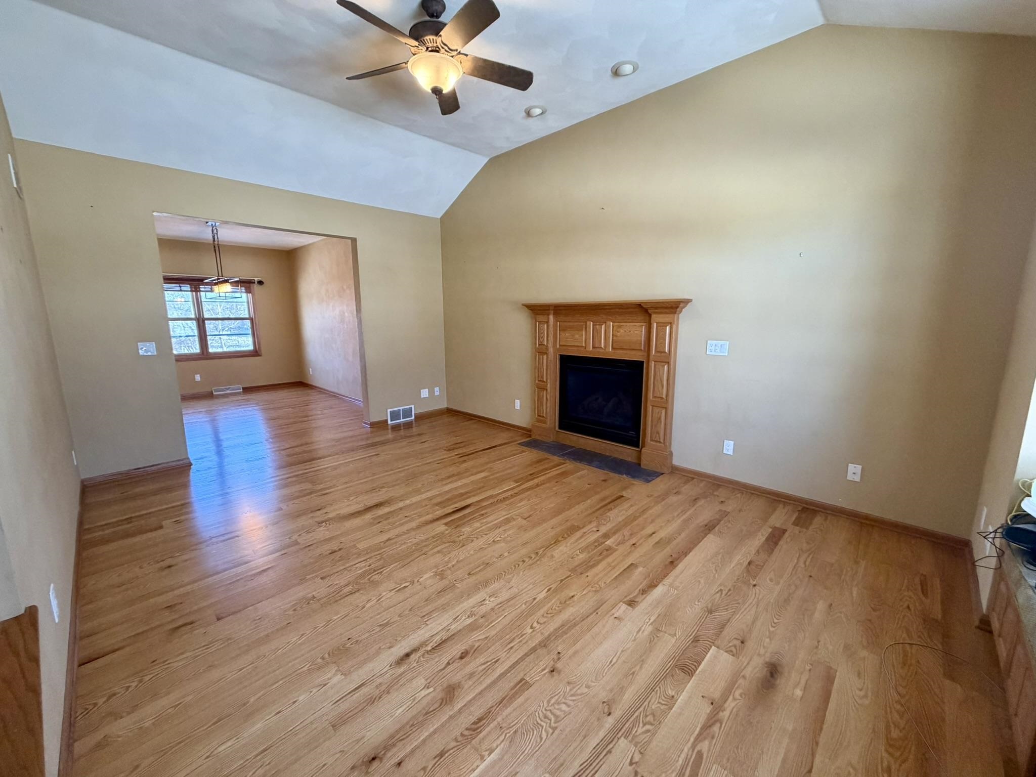 304 North 11th Avenue Monroe, WI 53566 - Photo 6 of 60