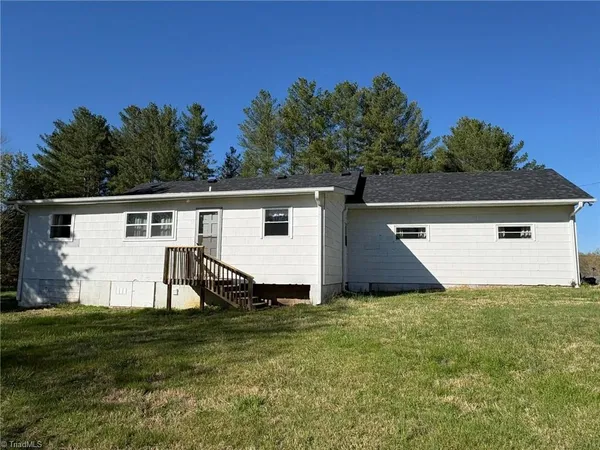 $299,900 | 1053 Hoots Road, Yadkinville, NC 27055