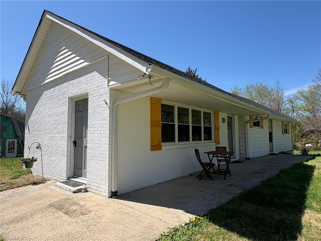 1053 Hoots Road Yadkinville, NC 27055 - Photo 3 of 23