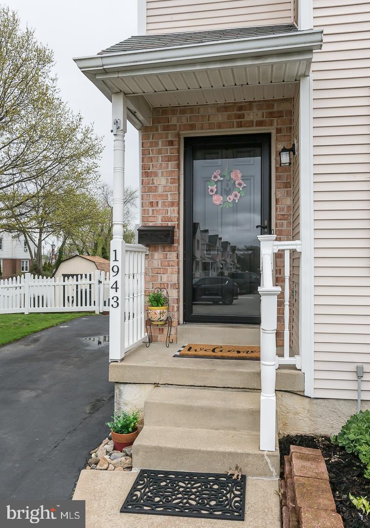 1943 Oak Leaf Lane Holmes, PA 19043 - Photo 2 of 38 front entrance