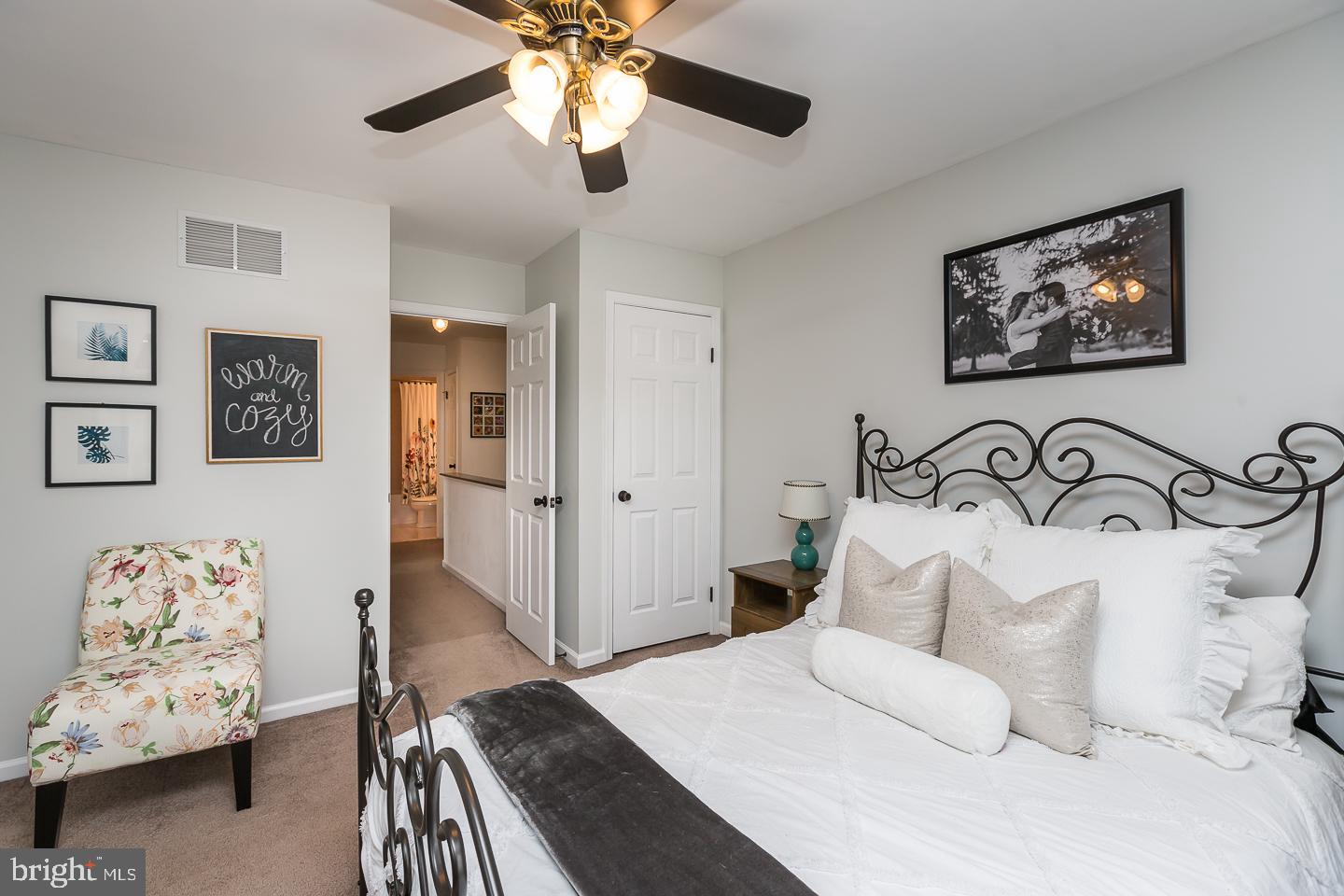 1943 Oak Leaf Lane Holmes, PA 19043 - Photo 14 of 38 main bedroom