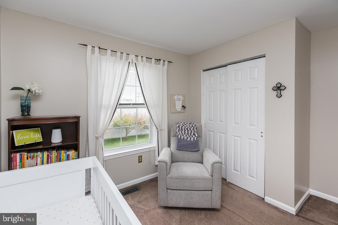 1943 Oak Leaf Lane Holmes, PA 19043 - Photo 25 of 38