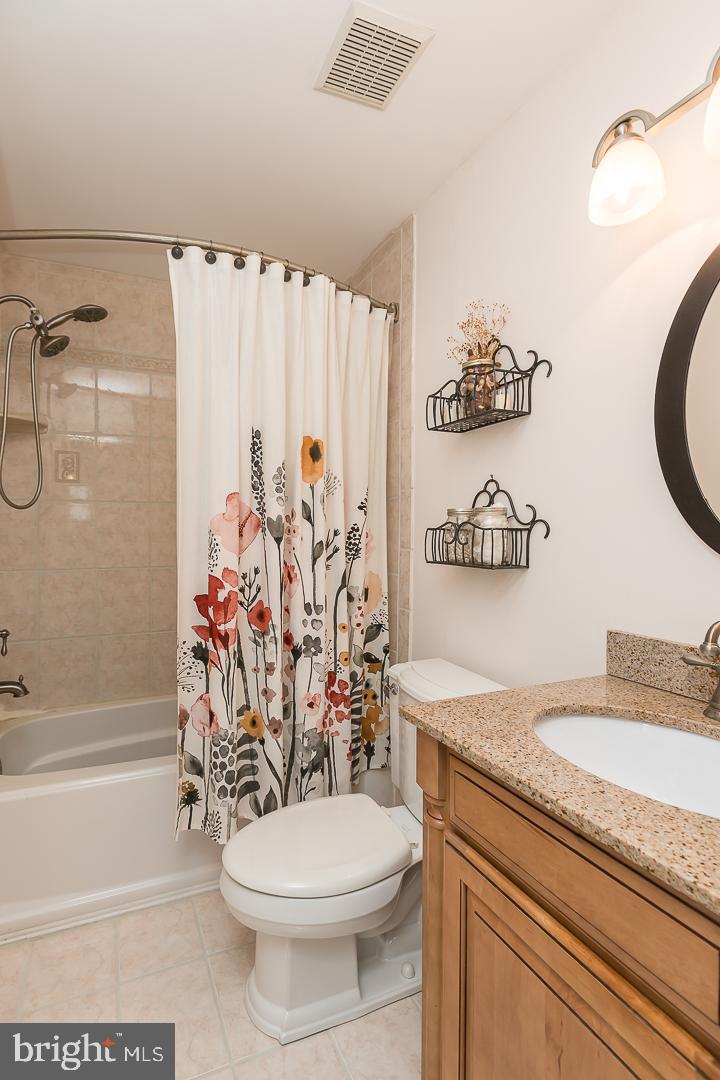 1943 Oak Leaf Lane Holmes, PA 19043 - Photo 27 of 38 hall bath