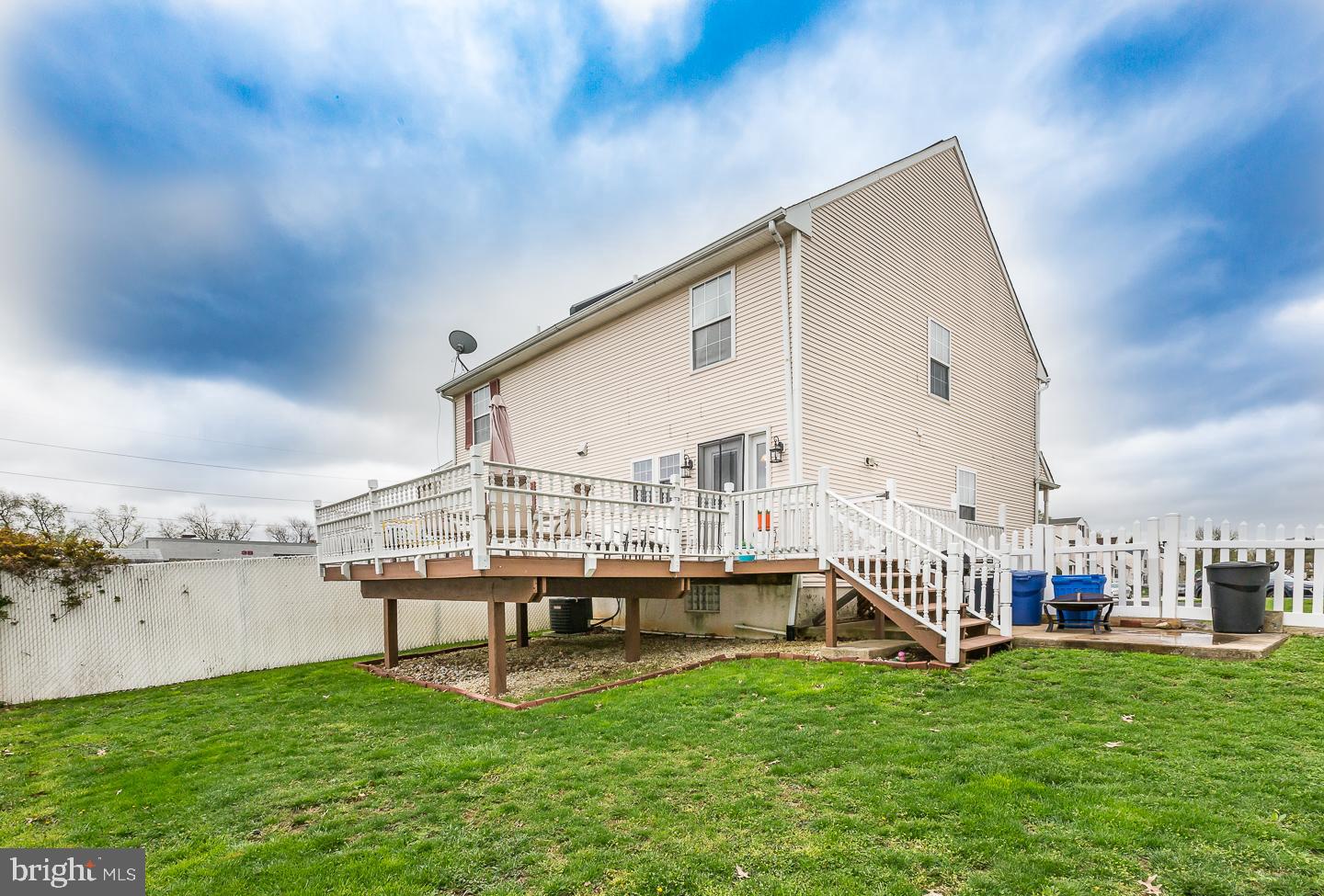 1943 Oak Leaf Lane Holmes, PA 19043 - Photo 35 of 38 rear of house