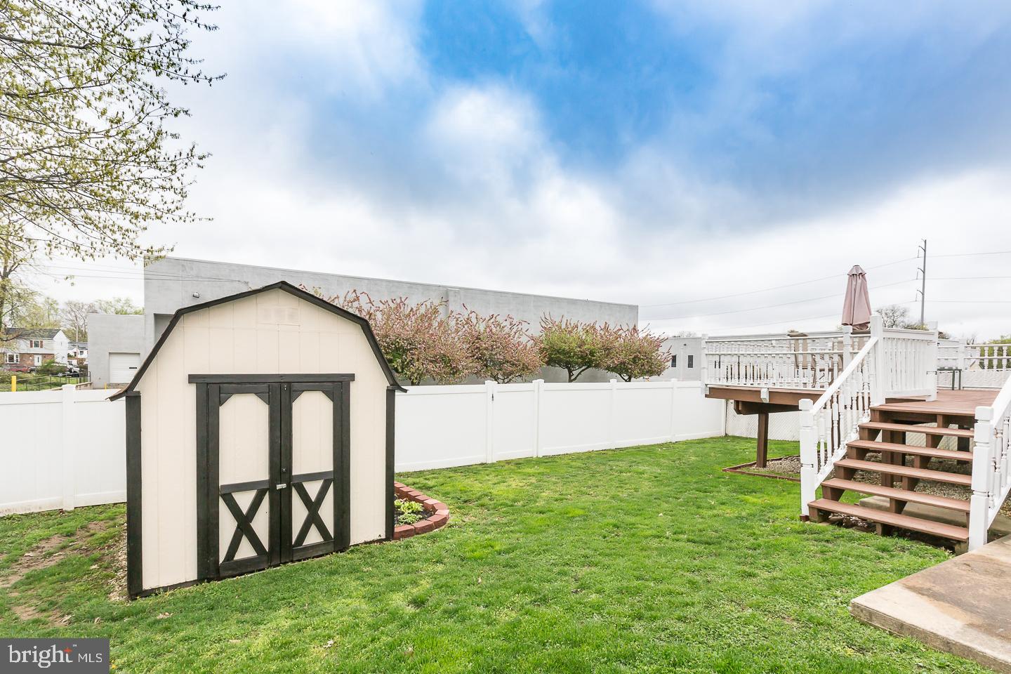 1943 Oak Leaf Lane Holmes, PA 19043 - Photo 37 of 38