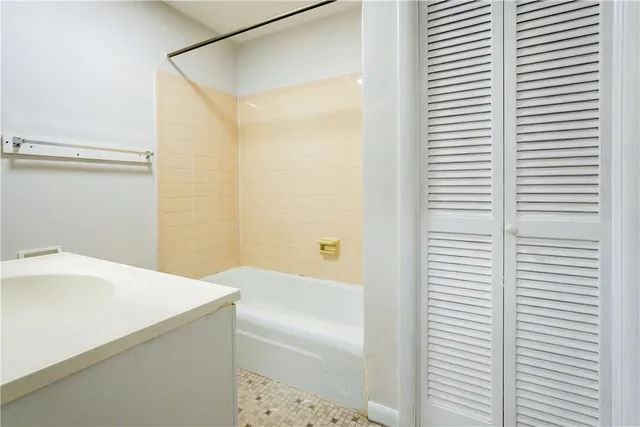 $1,295 | 404 Main Street, Unit B6, East Rochester, NY 14445