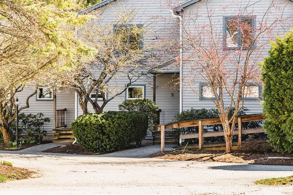$325,000 | 25 Main Street, Unit 3, Rockland, ME 04841