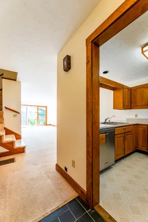 $325,000 | 25 Main Street, Unit 3, Rockland, ME 04841