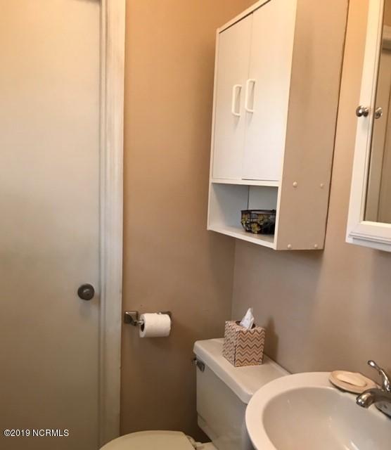 306 Brighton Road Wilmington, NC 28409 - Photo 12 of 24 bath from main