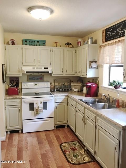306 Brighton Road Wilmington, NC 28409 - Photo 8 of 24 kitchen 2