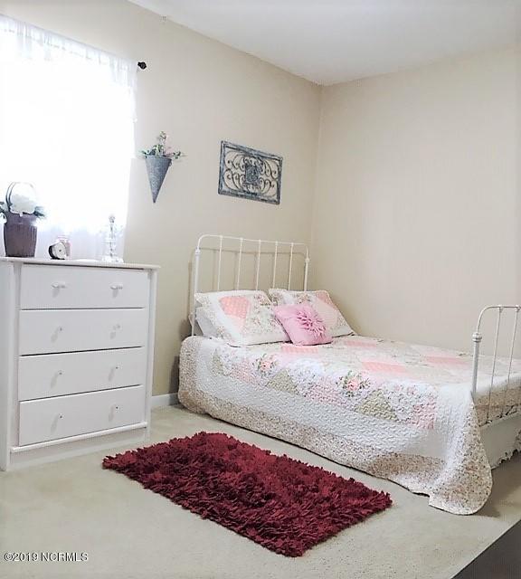 306 Brighton Road Wilmington, NC 28409 - Photo 10 of 24 2nd bedroom