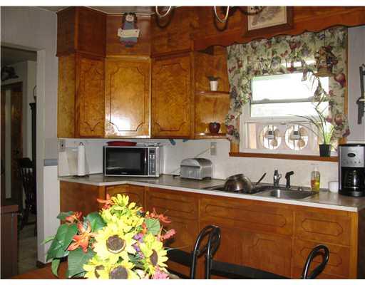 250 Bower Road Fredonia, PA 16124 - Photo 4 of 14 Kitchen.