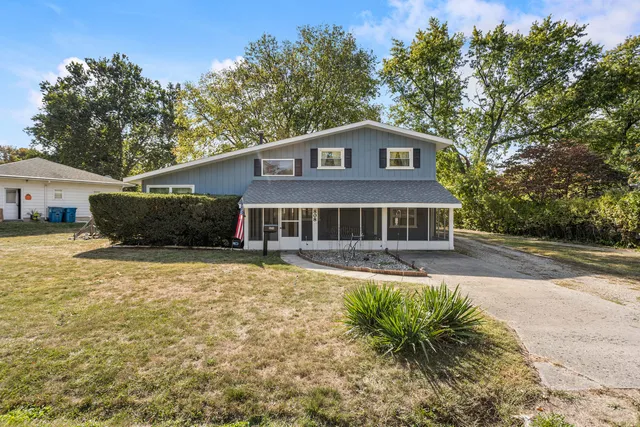 $209,900 | 808 South Longview Road, Monticello, IL 61856