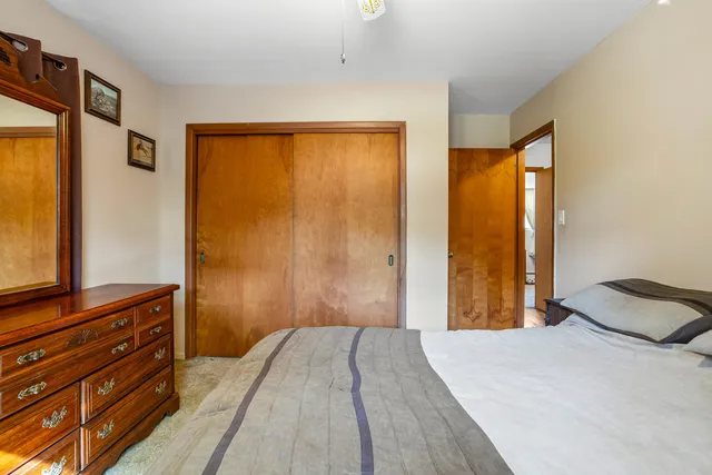 $209,900 | 808 South Longview Road, Monticello, IL 61856