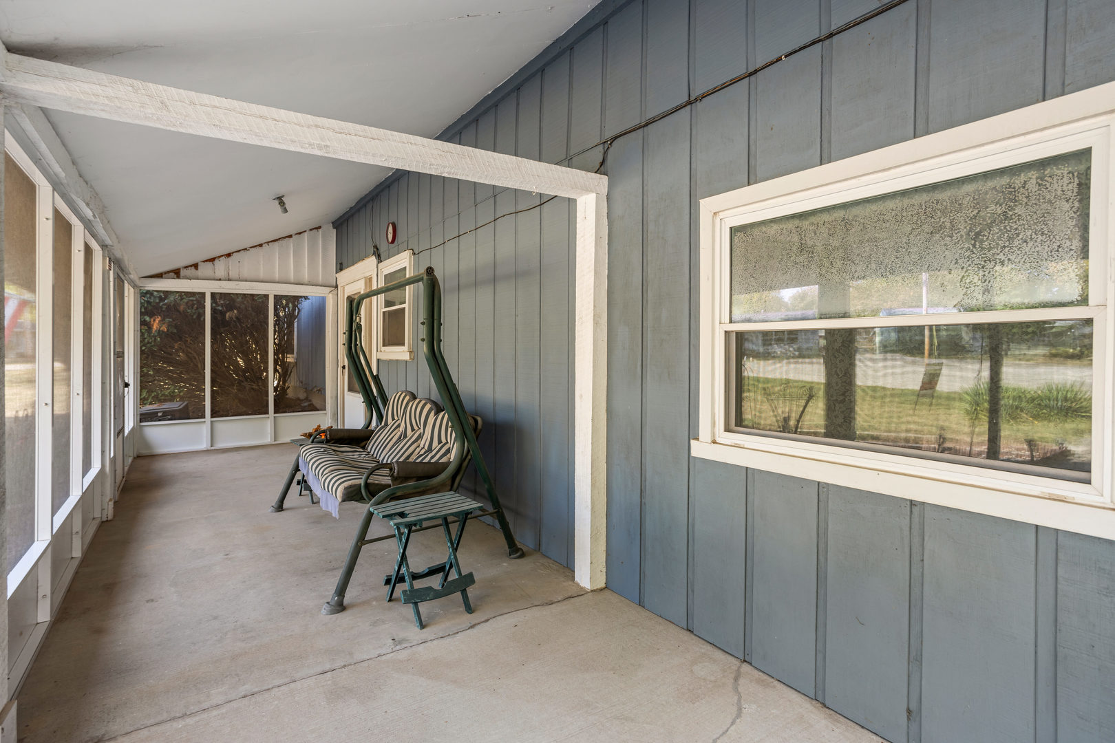 808 South Longview Road Monticello, IL 61856 - Photo 6 of 41 a view of a room with gym equipment
