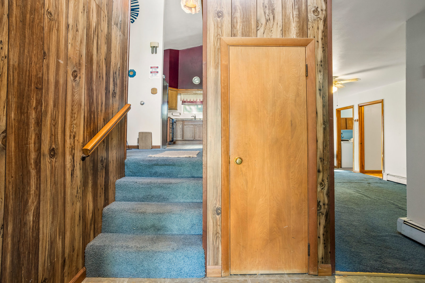 808 South Longview Road Monticello, IL 61856 - Photo 7 of 41 a view of a hallway with wooden floor and entryway