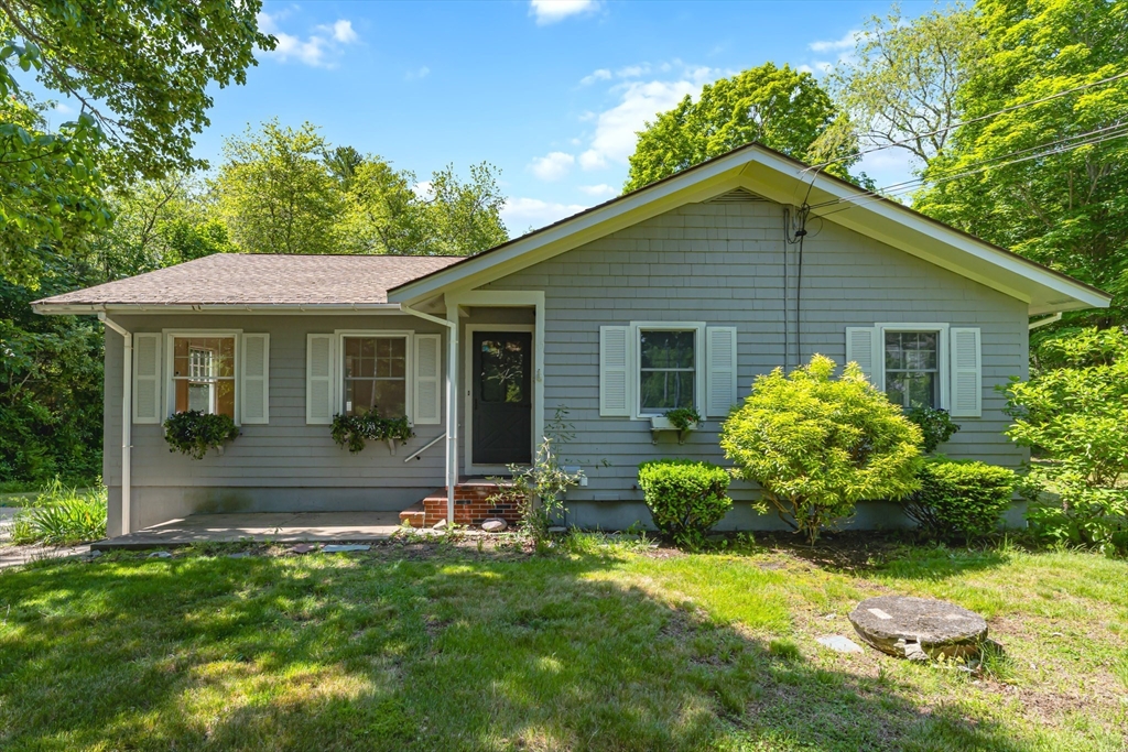 35 Washburn Road East Freetown, MA 02717 - Photo 1 of 40 Gallery Image 1