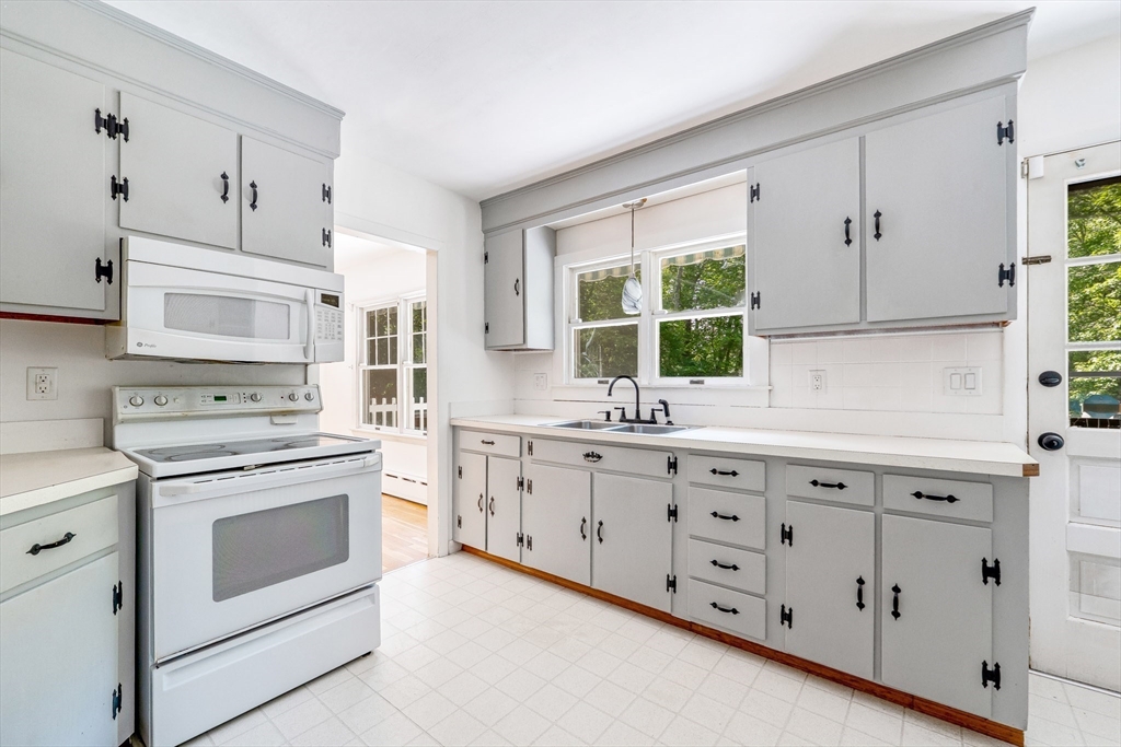 35 Washburn Road East Freetown, MA 02717 - Photo 11 of 40 Gallery Image 11