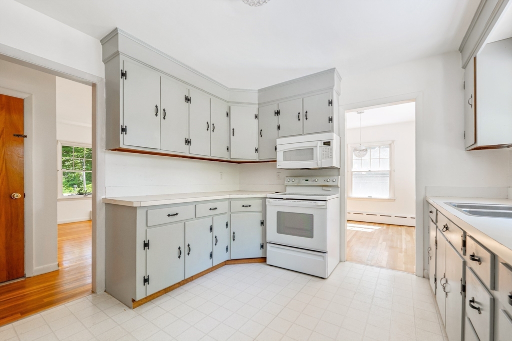 35 Washburn Road East Freetown, MA 02717 - Photo 9 of 40 Gallery Image 9