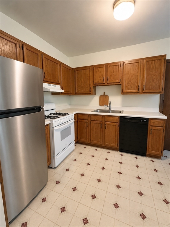 75 Nottinghill Road, Unit 9 Boston, MA 02135 - Photo 2 of 8