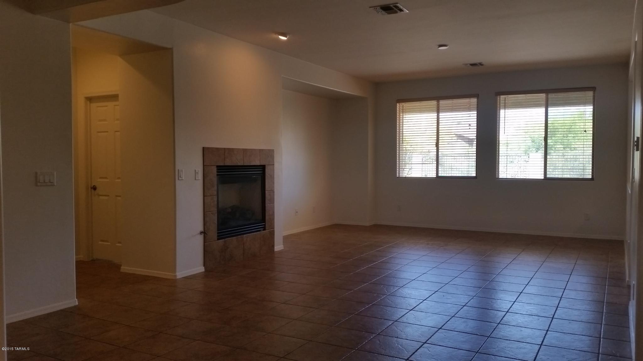 11648 North Peaceful Night Road Tucson, AZ 85737 - Photo 4 of 29