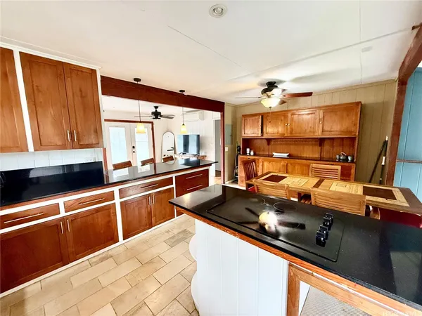 $4,900 | 66-210 Kamehameha Highway, Unit B, Haleiwa, HI 96712