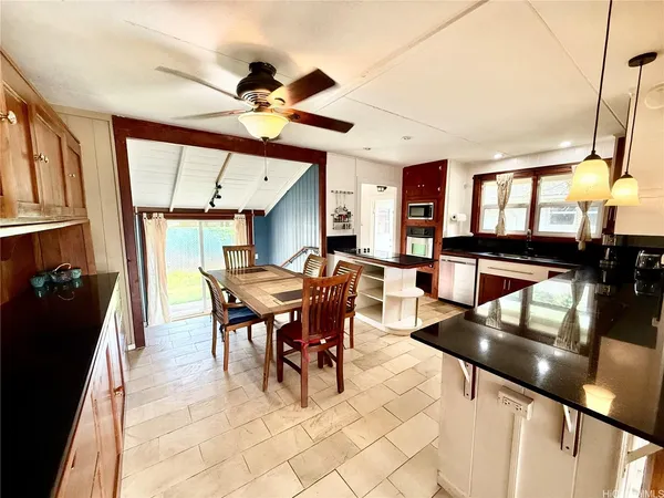 $4,900 | 66-210 Kamehameha Highway, Unit B, Haleiwa, HI 96712