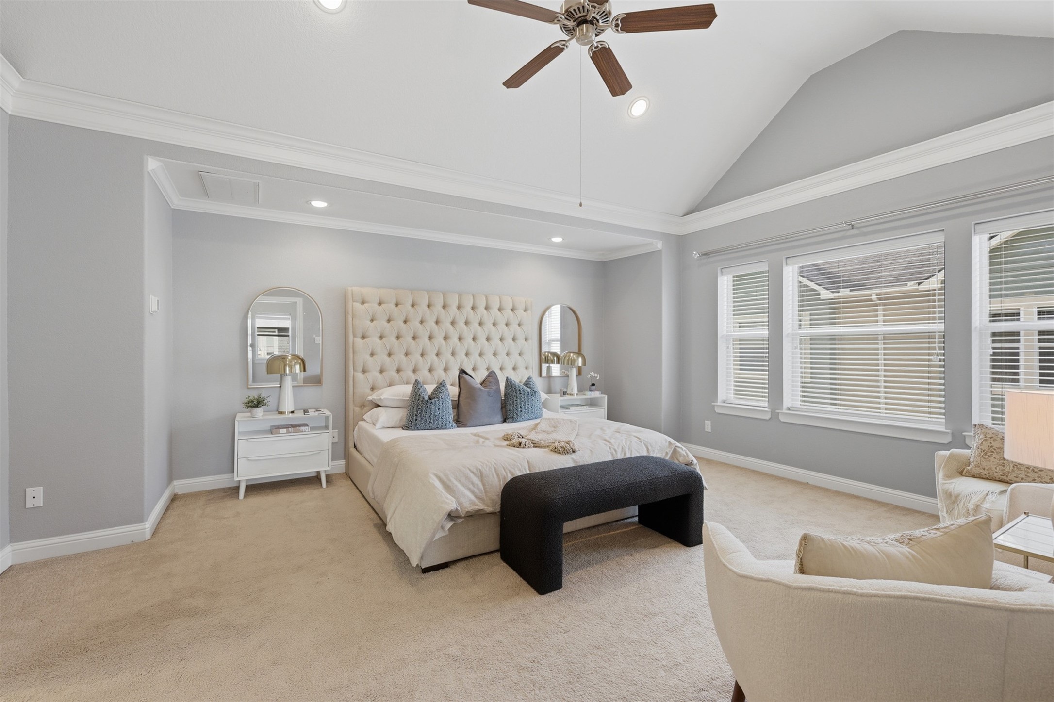 2316 Beall Street Houston, TX 77008 - Photo 8 of 30 Expansive primary suite with vaulted ceilings and large light filled windows.