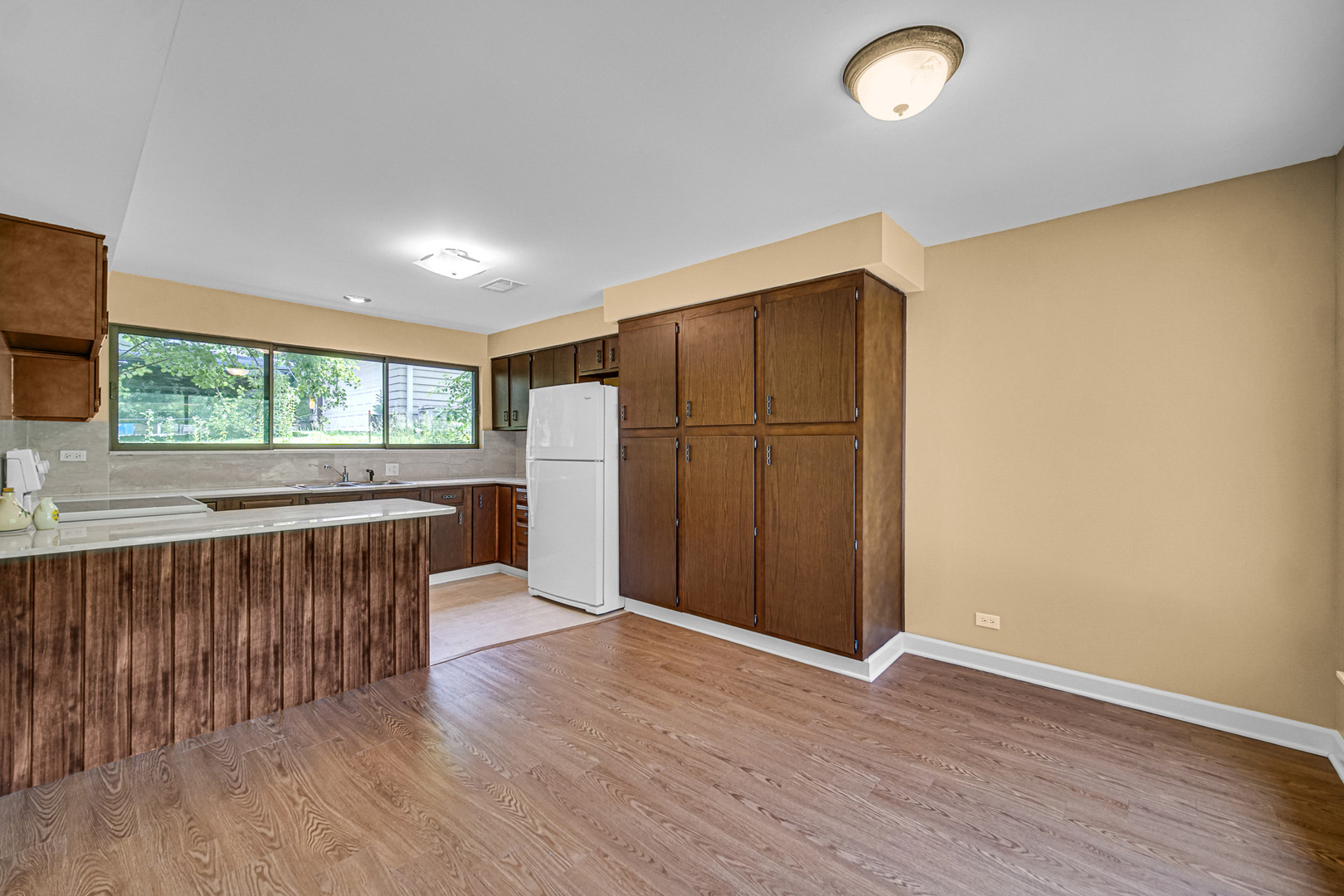 3620 Douglas Road Downers Grove, IL 60515 - Photo 2 of 19