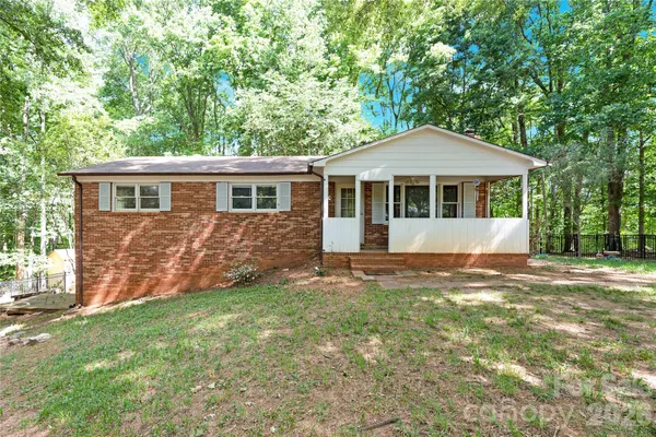 $303,000 | 7065 Fieldcrest Lane, Denver, NC 28037