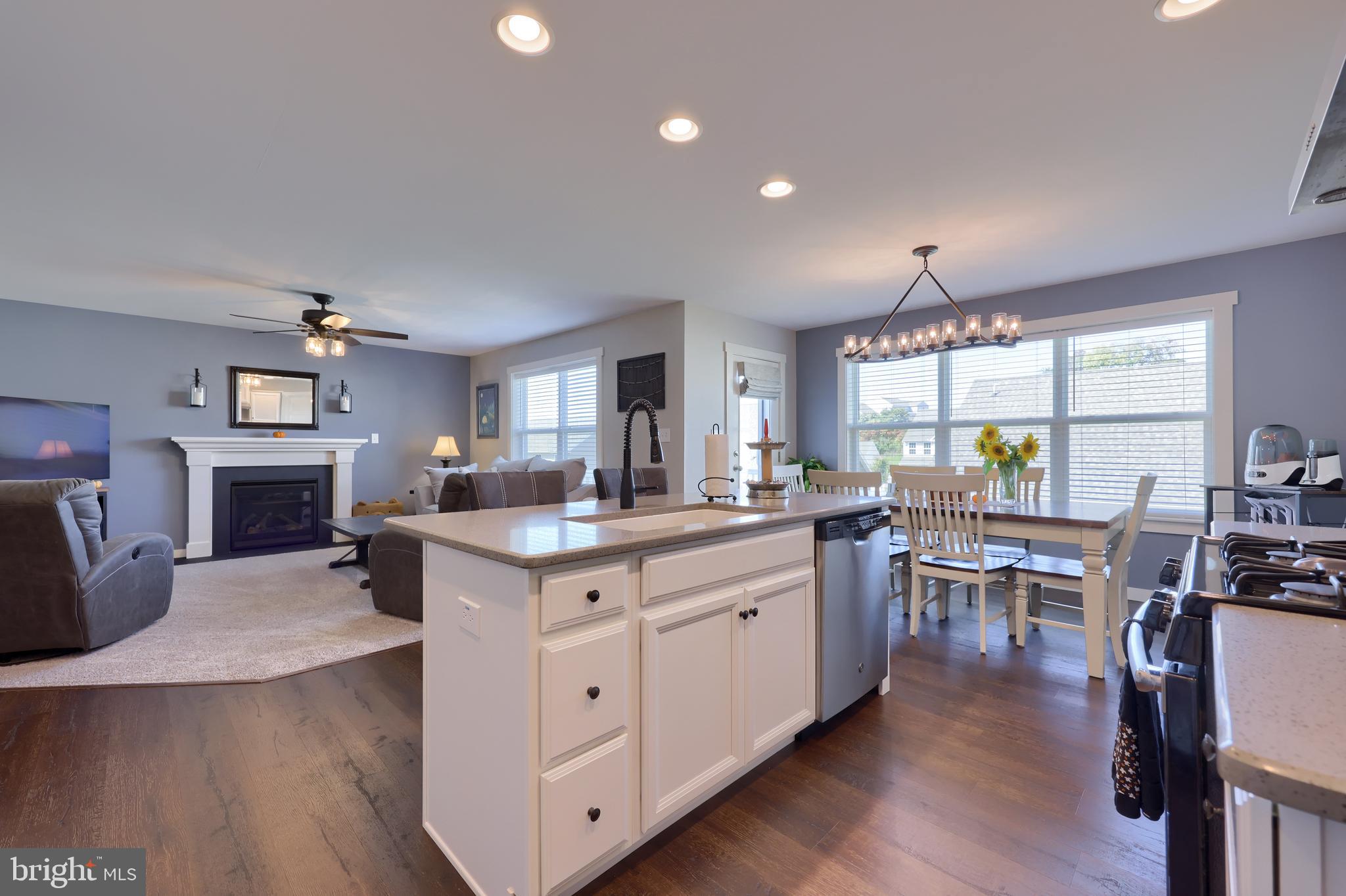 709 Duquesne Road York, PA 17402 - Photo 4 of 37 Gallery Image 4