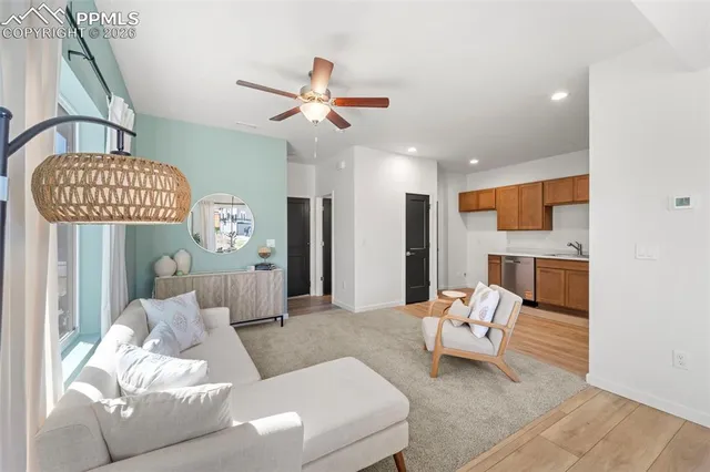 $369,900 | 1947 Dawkins View, Colorado Springs, CO 80910