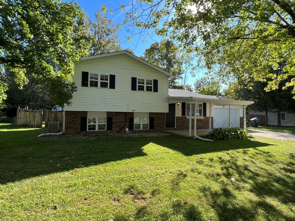 987 Stonegate Road Greenwood, IN 46142 - Photo 2 of 20 Gallery Image 2