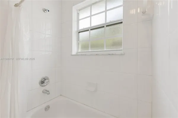 $3,850 | 3027 Southwest 24th Street, Miami, FL 33145