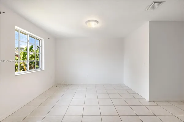$3,850 | 3027 Southwest 24th Street, Miami, FL 33145