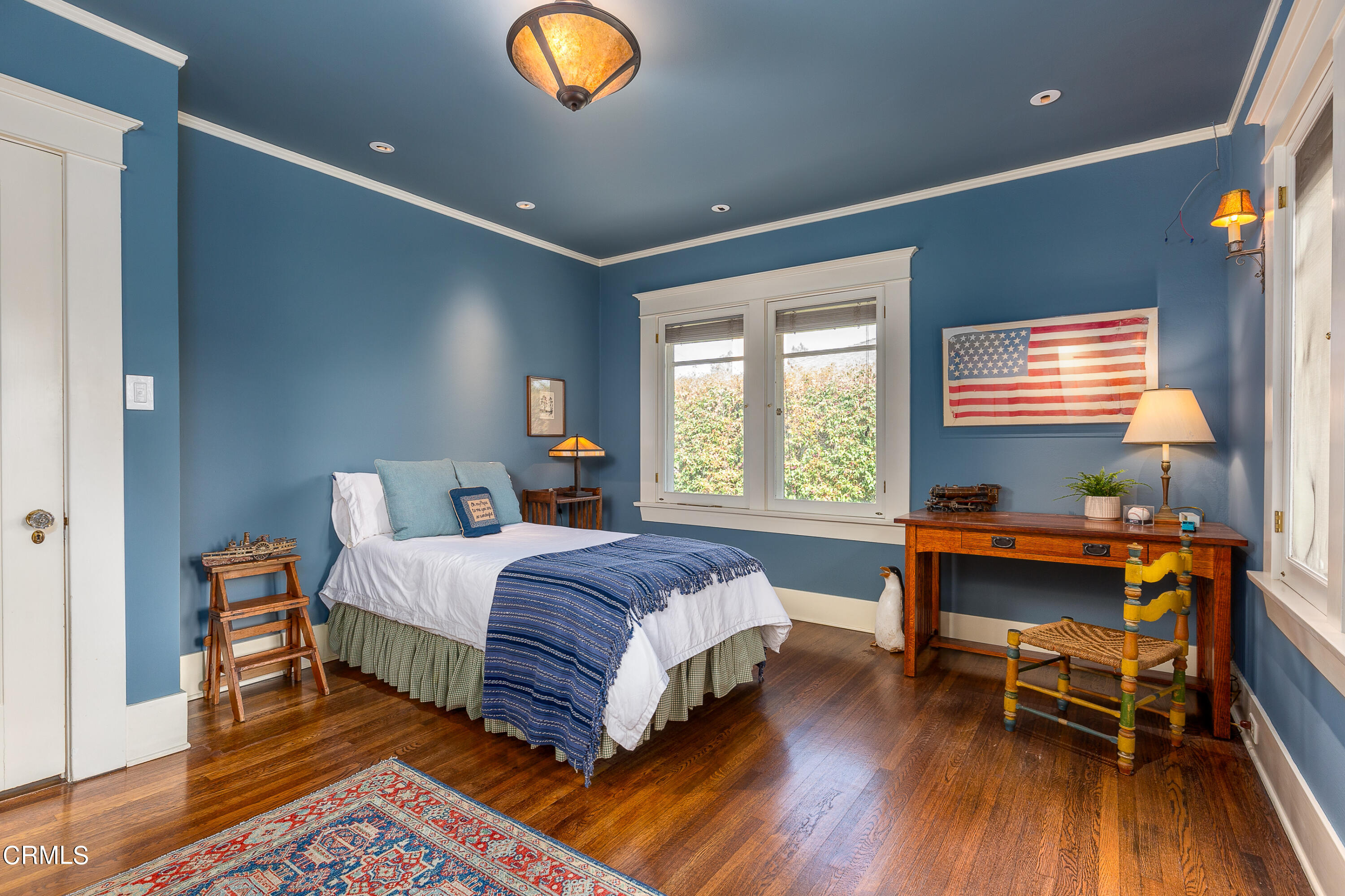 470 Bradford Street Pasadena, CA 91105 - Photo 33 of 75 a bedroom with a bed and a table